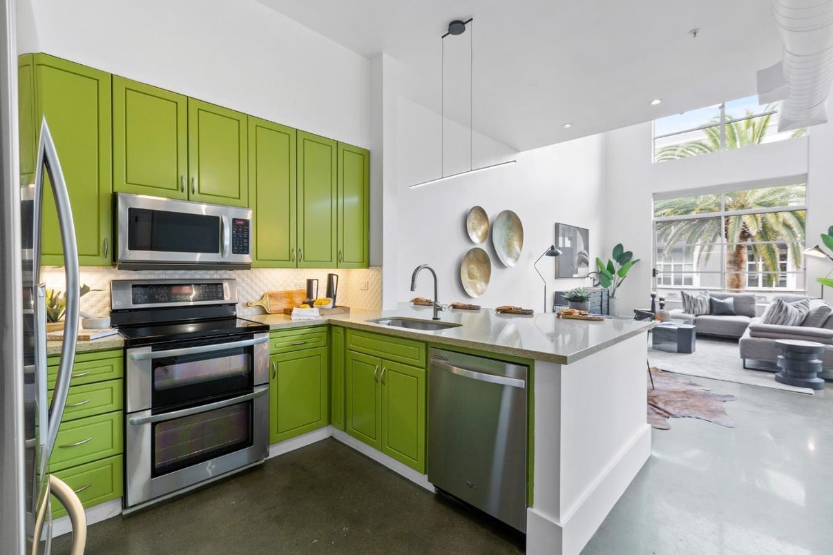 Interior, Kitchen, Living room, Pendant Lights, Recessed Lighting, Stainless Steel Appliances