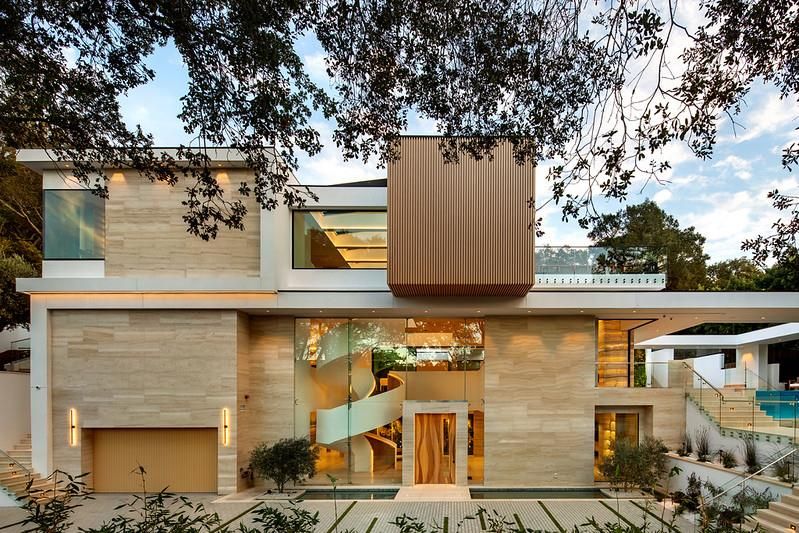 Exterior, Facade, Modern