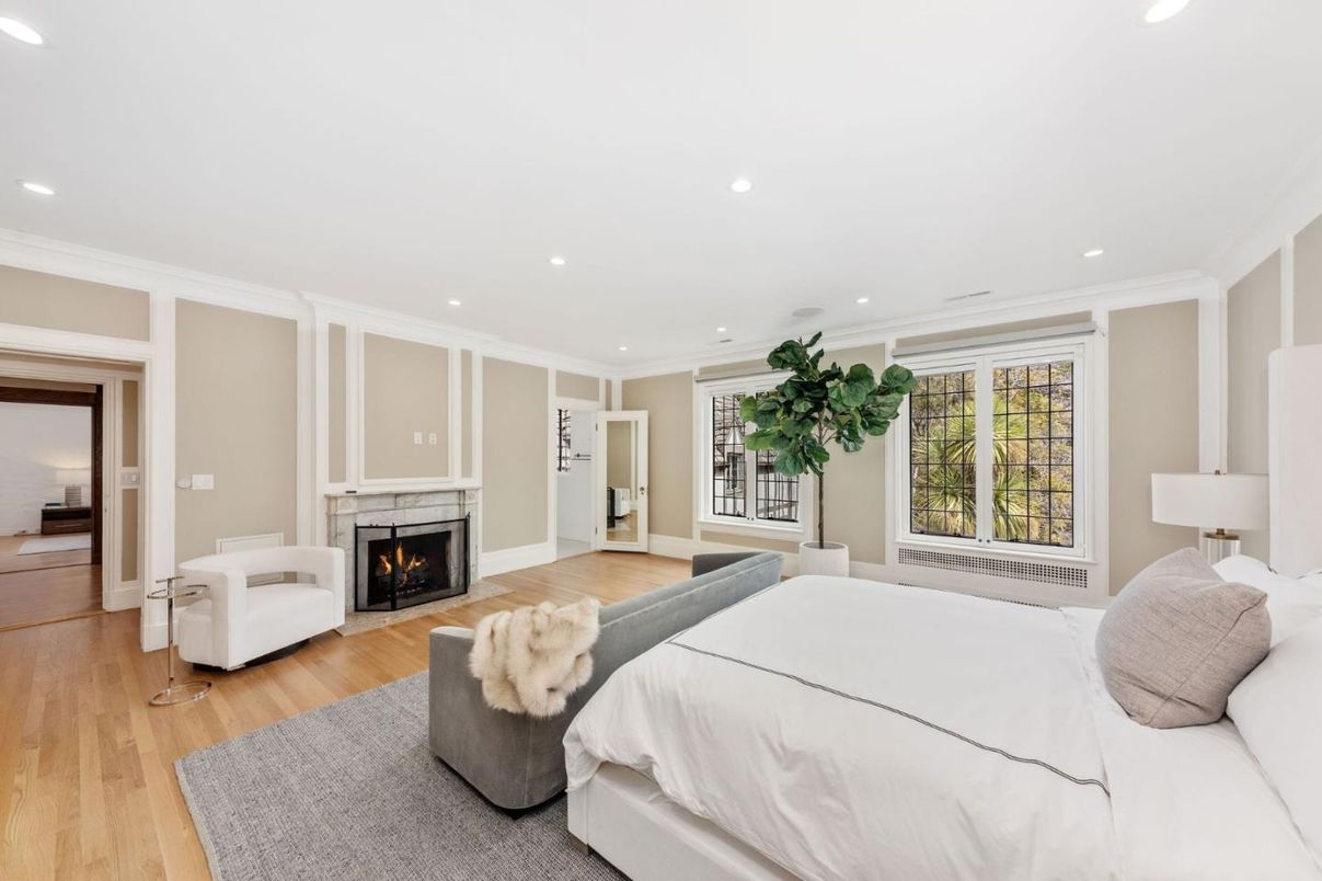 Bedroom, Fireplace, Interior, Recessed Lighting, Wood Texture Flooring