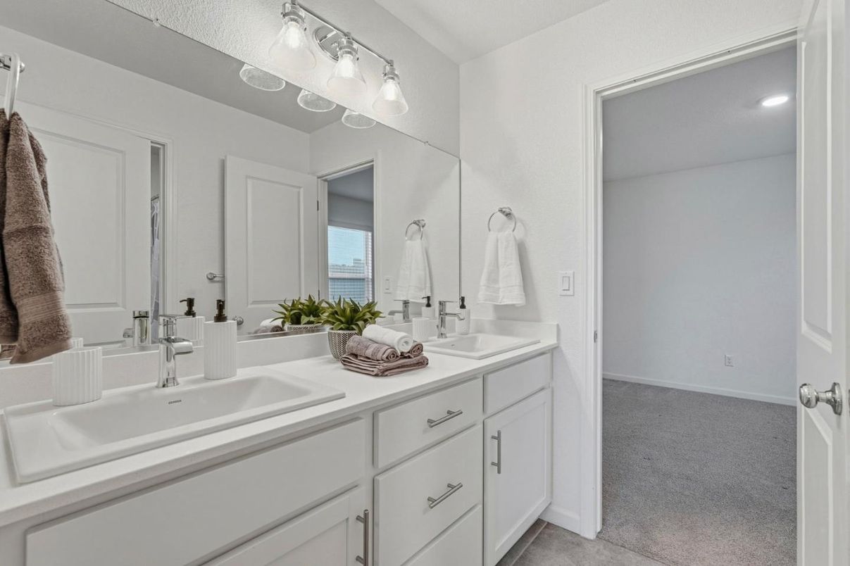 Bathroom, Dual Sink Vanities, Interior, Recessed Lighting