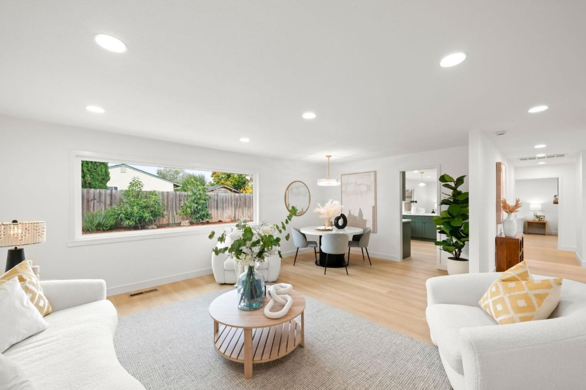 Dining room, Interior, Living room, Pendant Lights, Recessed Lighting, Wood Texture Flooring