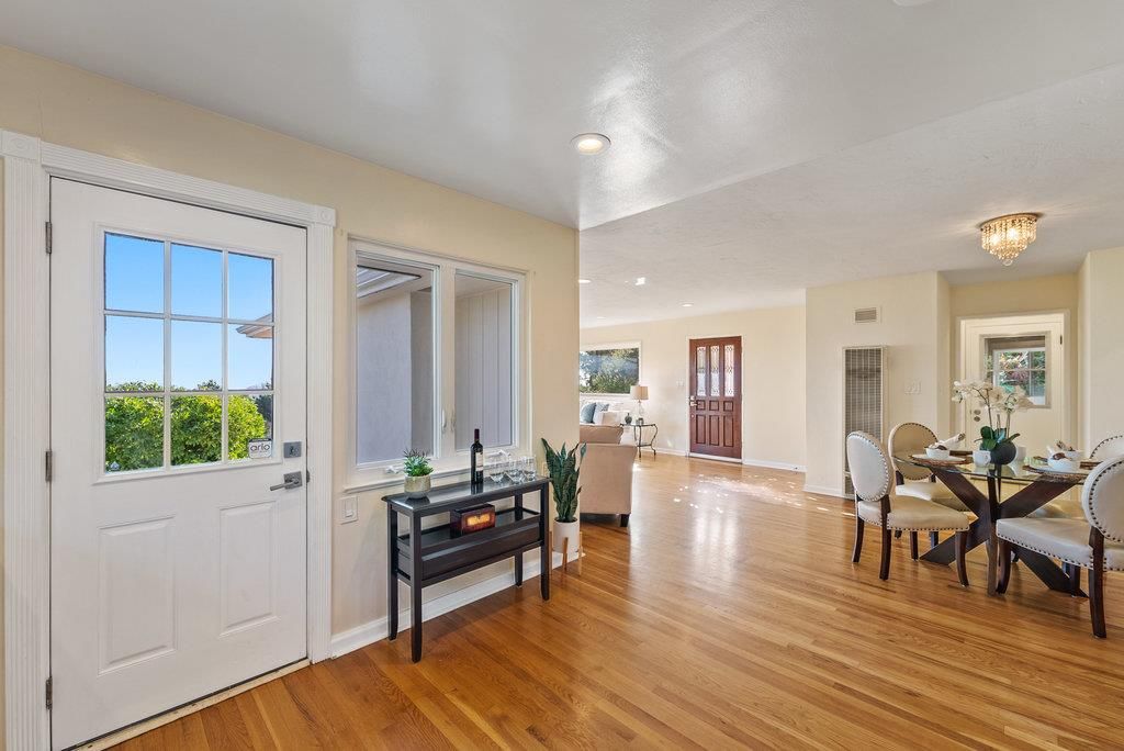 Chandelier, Dining room, Interior, Living room, Recessed Lighting, Wood Texture Flooring