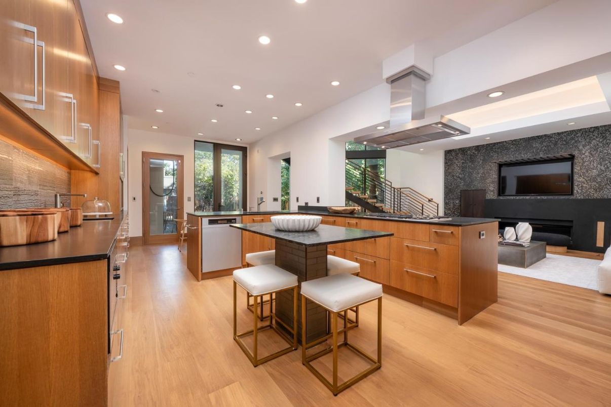 Dining room, Interior, Kitchen, Recessed Lighting, Wood Texture Flooring