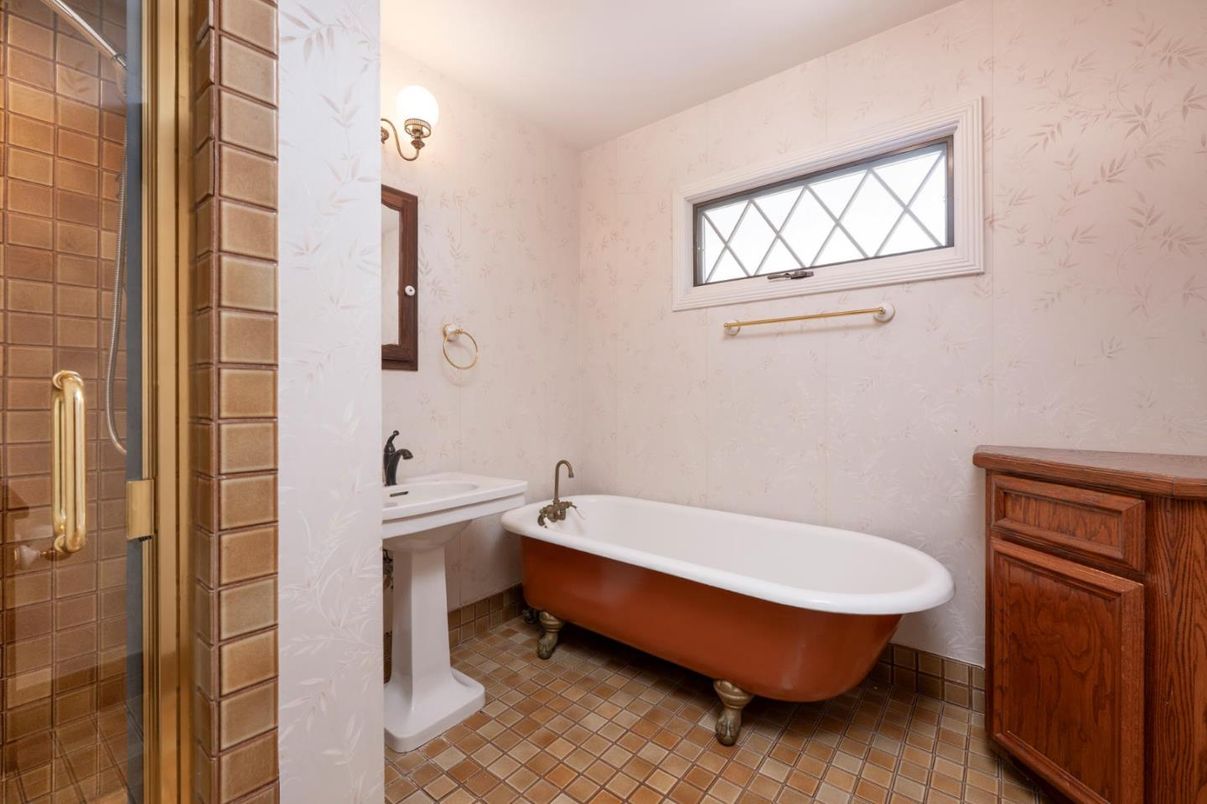 Bathroom, Free Standing Baths, Glass Shower, Interior