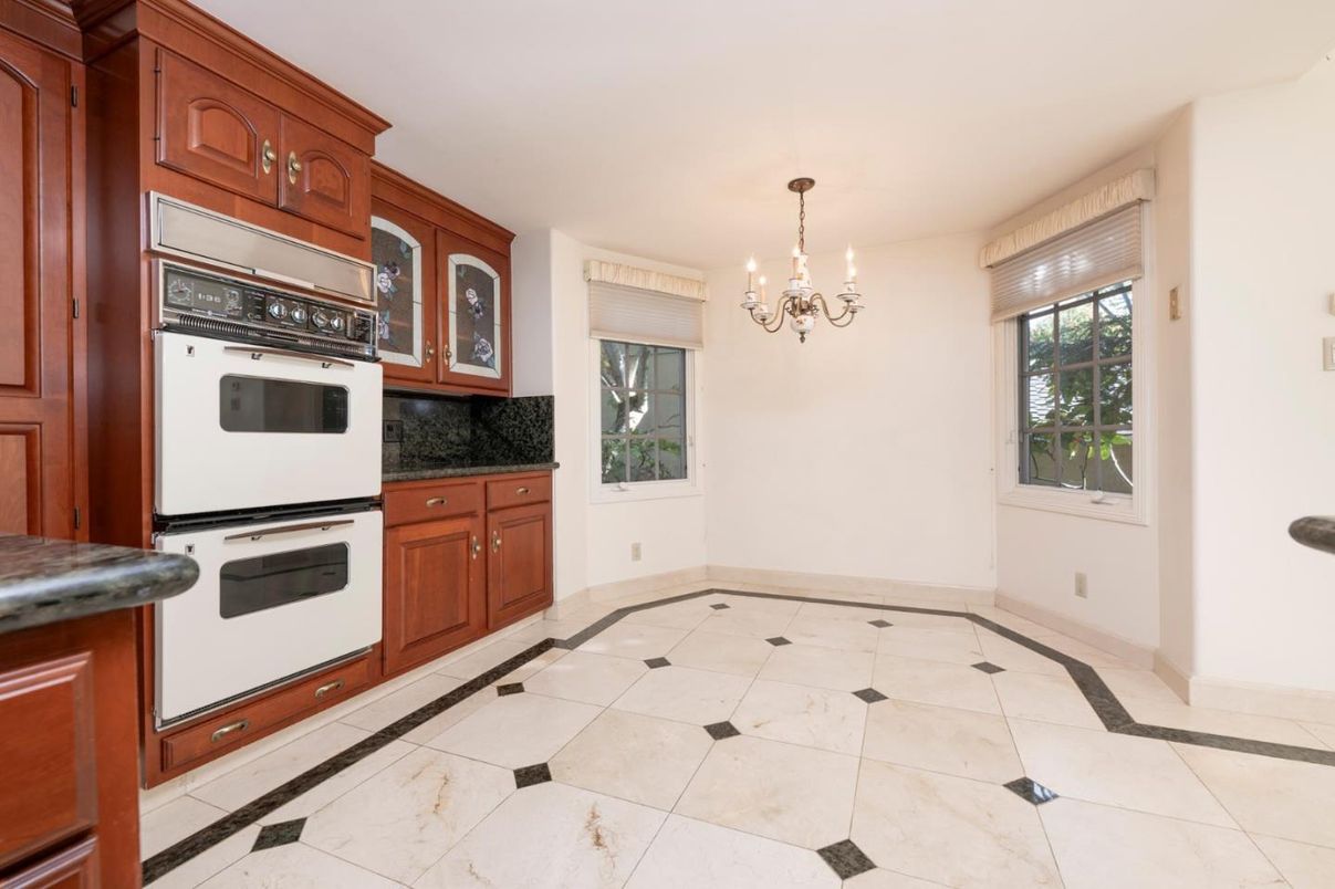 Chandelier, Interior, Kitchen