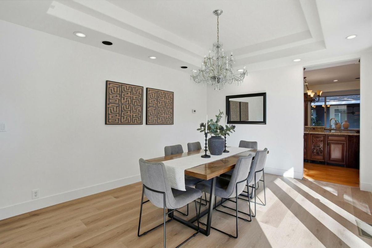 Chandelier, Dining room, Interior, Recessed Lighting, Wood Texture Flooring