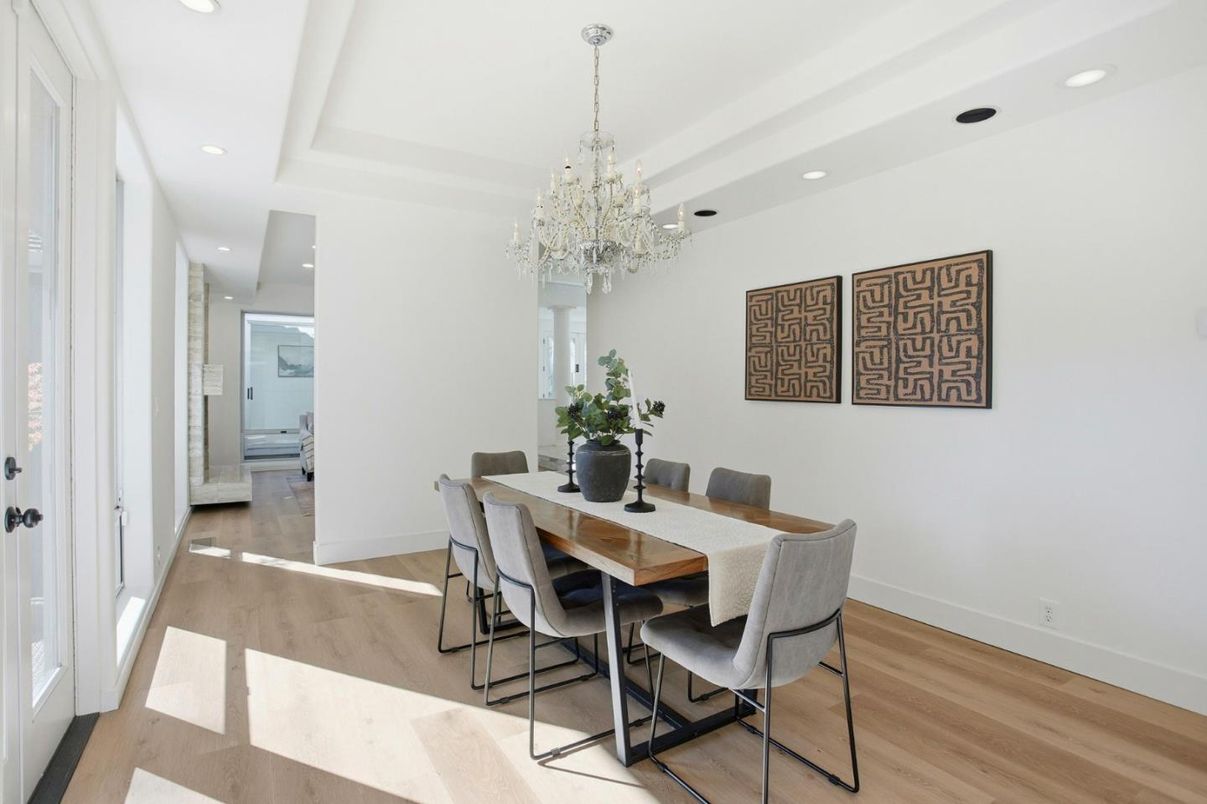 Chandelier, Dining room, Interior, Recessed Lighting, Wood Texture Flooring
