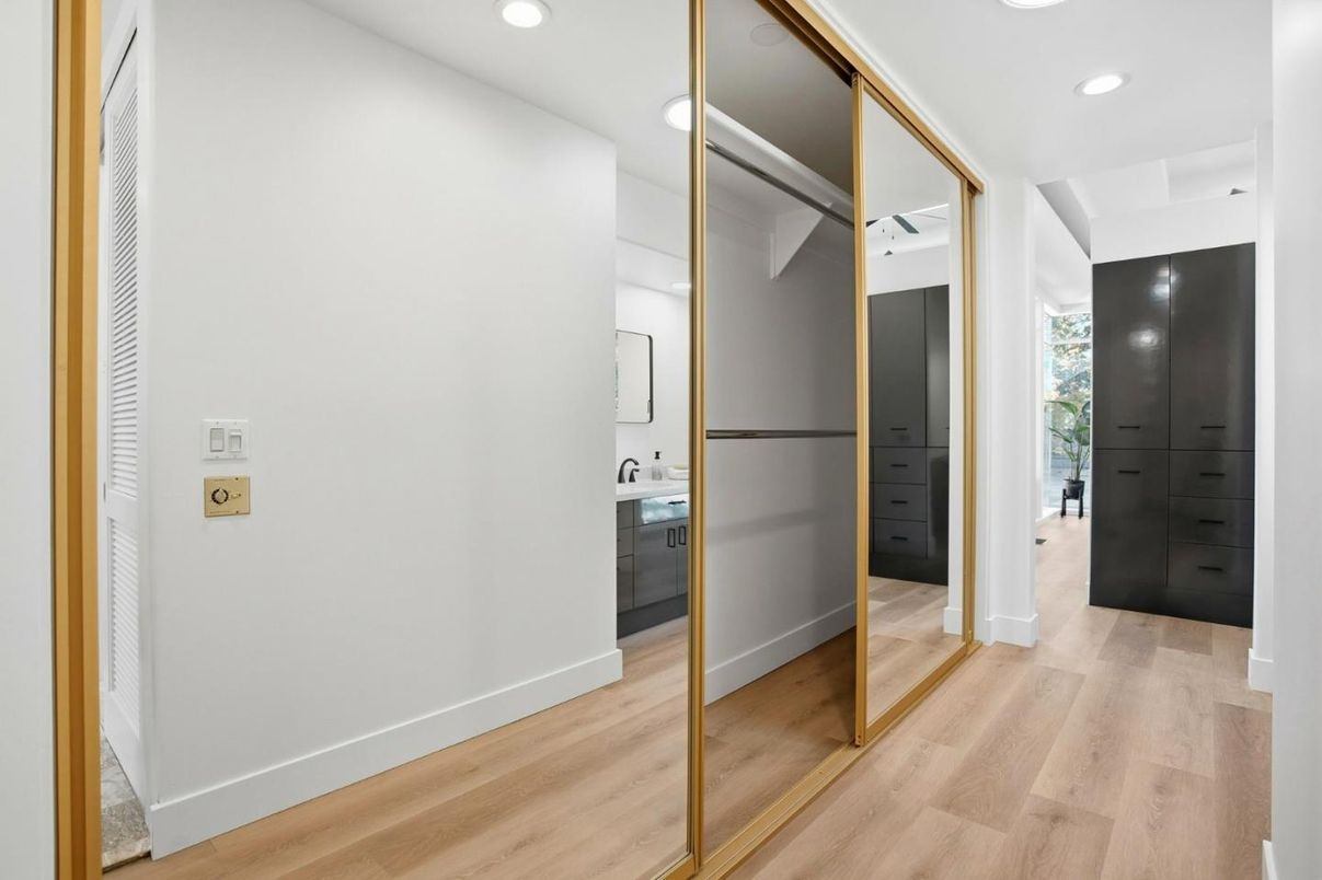 Bathroom, Interior, Recessed Lighting, Wood Texture Flooring