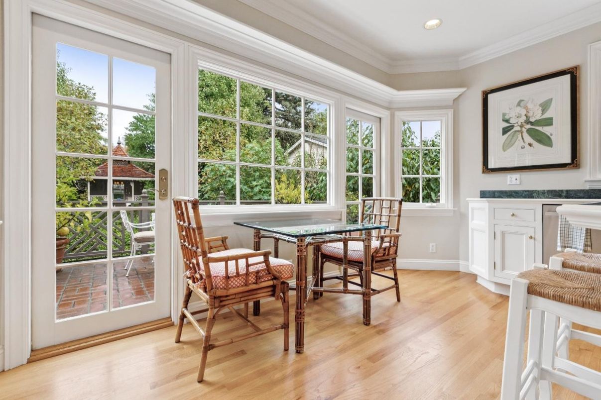 Dining room, Interior, Recessed Lighting, Sun Room, Wood Texture Flooring