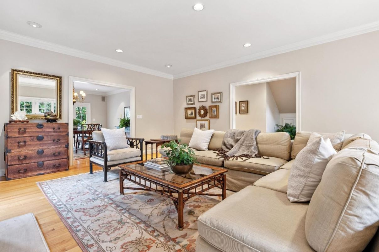 Chandelier, Interior, Living room, Recessed Lighting, Wood Texture Flooring
