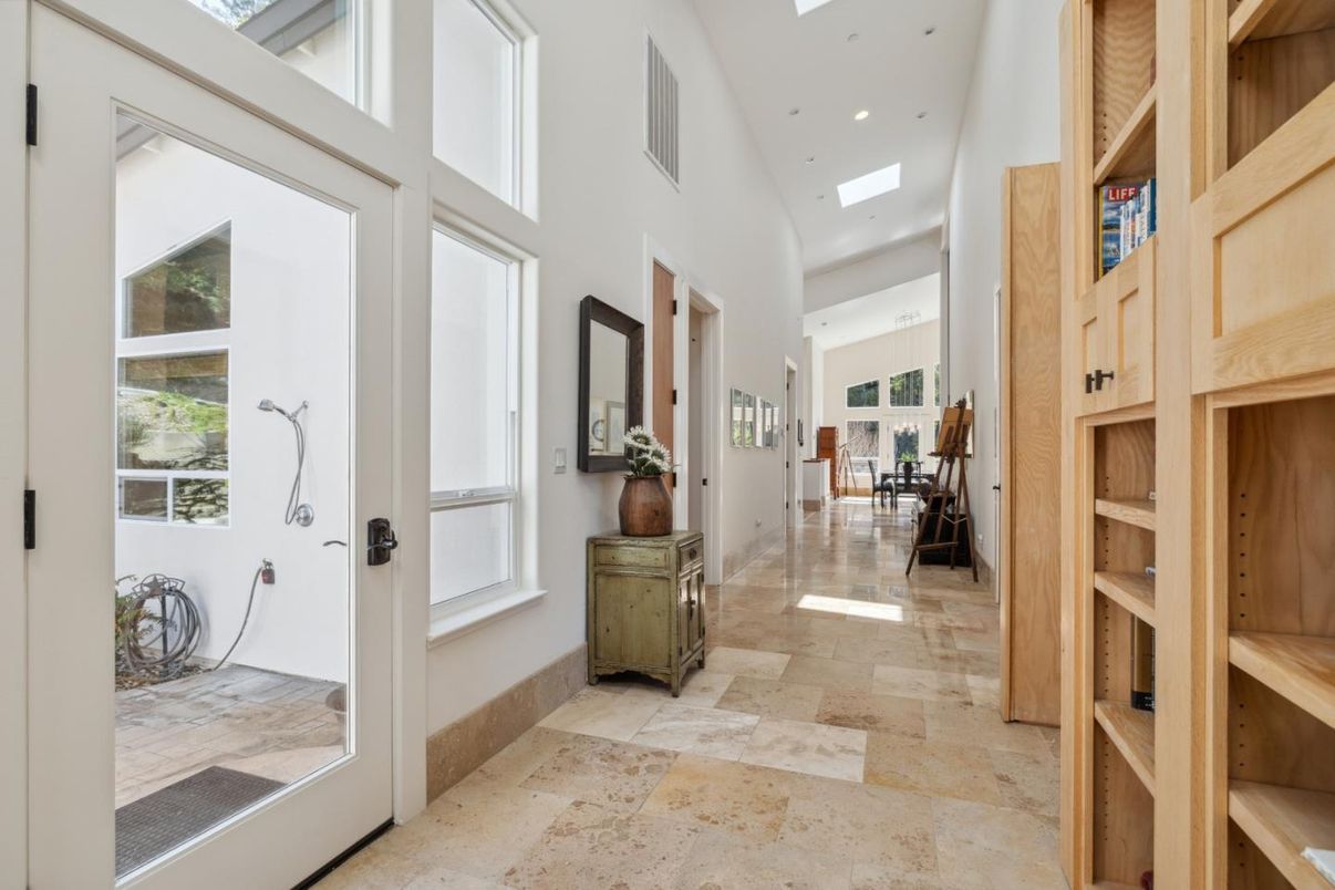 Dining room, Interior, Recessed Lighting