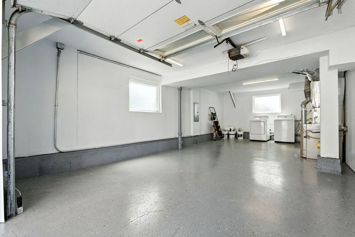 Garage, Interior, Washer