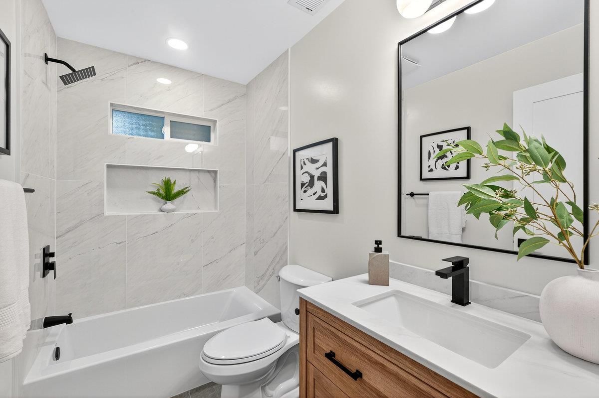 Bathroom, Interior, Marble Walls, Recessed Lighting