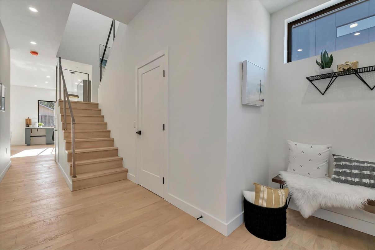 Interior, Recessed Lighting, Wood Texture Flooring