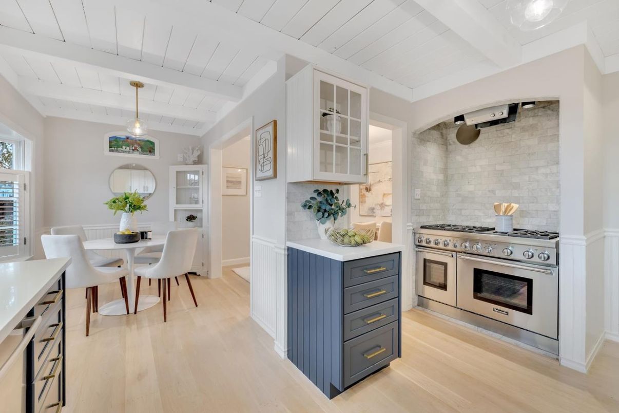 Dining room, Interior, Kitchen, Pendant Lights, Stainless Steel Appliances, Wood Texture Flooring