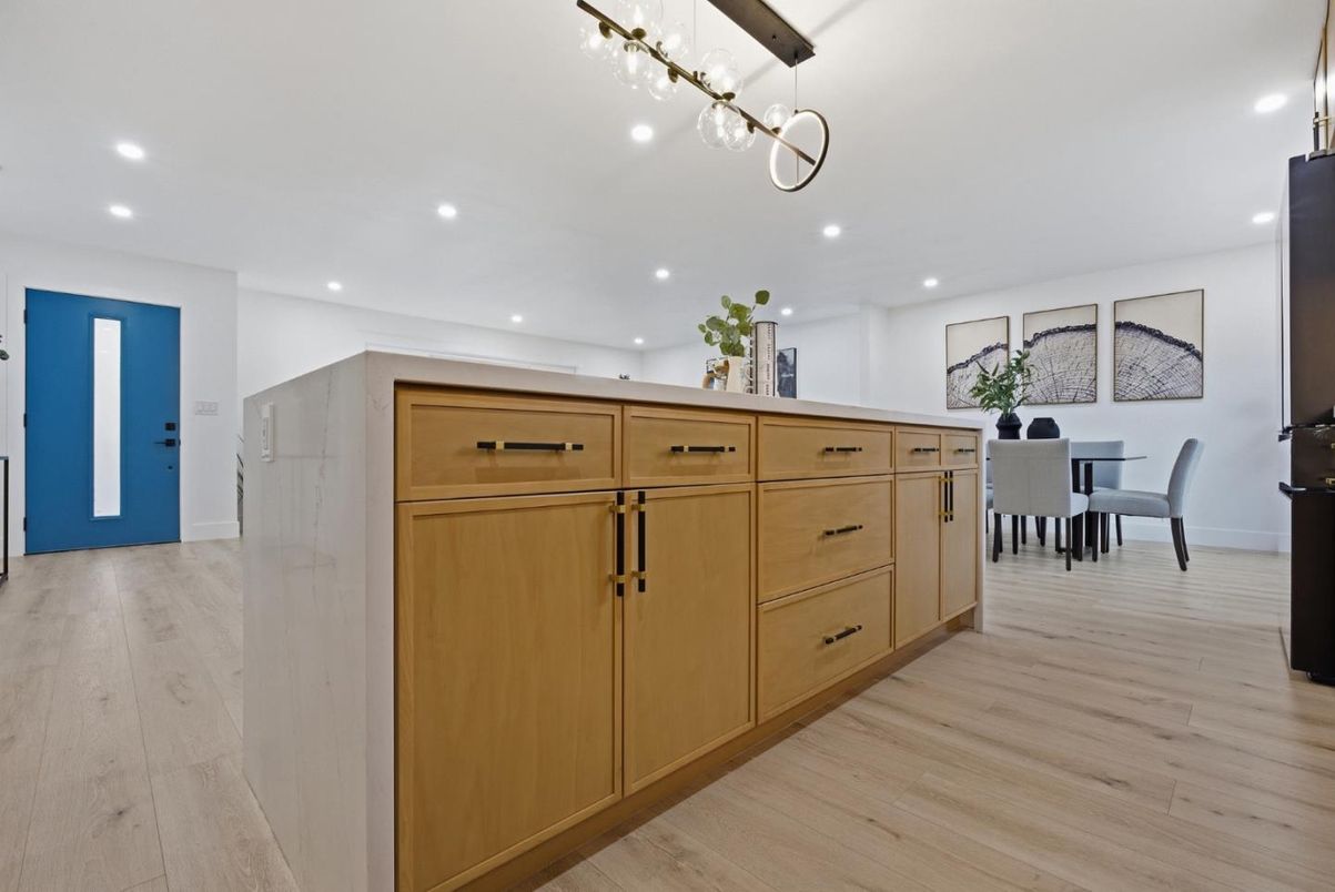 Dining room, Interior, Pendant Lights, Recessed Lighting, Wood Texture Flooring