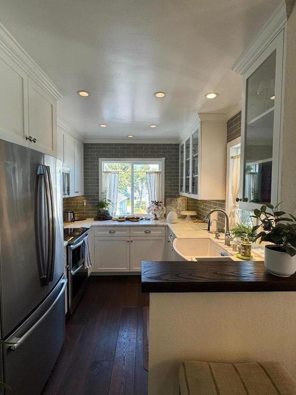 Interior, Kitchen, Recessed Lighting, Wood Texture Flooring
