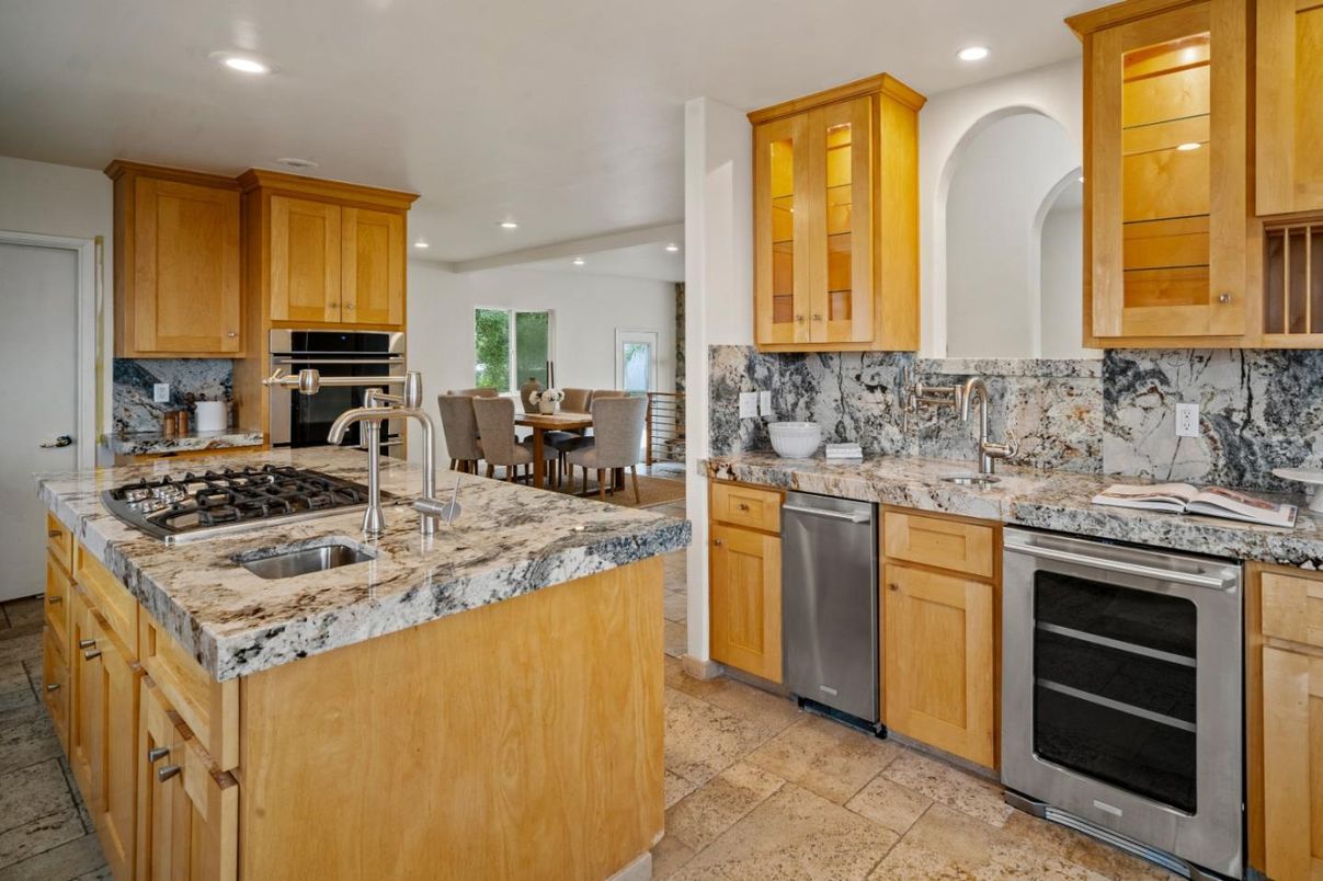 Dining room, Interior, Kitchen, Recessed Lighting, Stainless Steel Appliances
