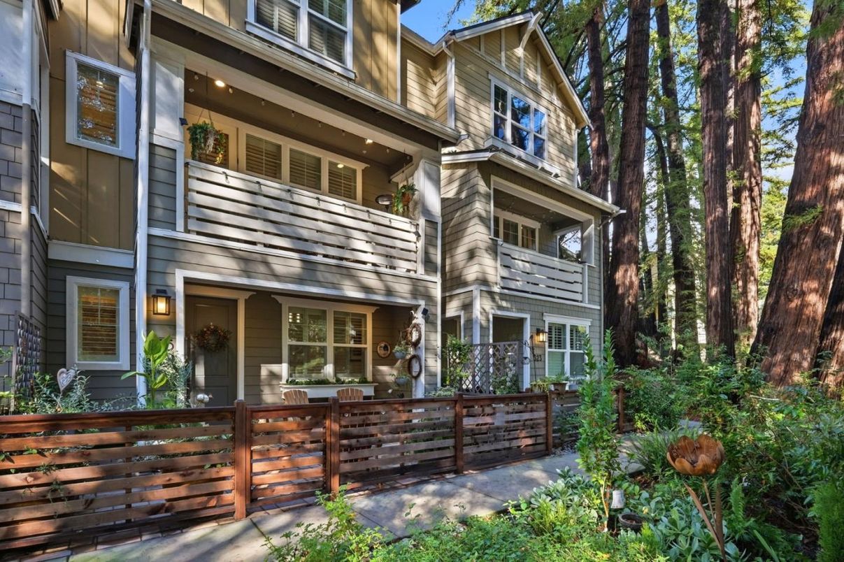 Exterior, Facade, None