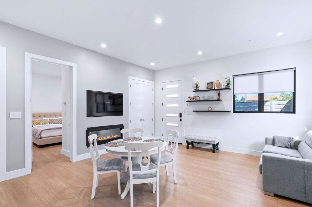 Dining room, Fireplace, Interior, Recessed Lighting, Wood Texture Flooring