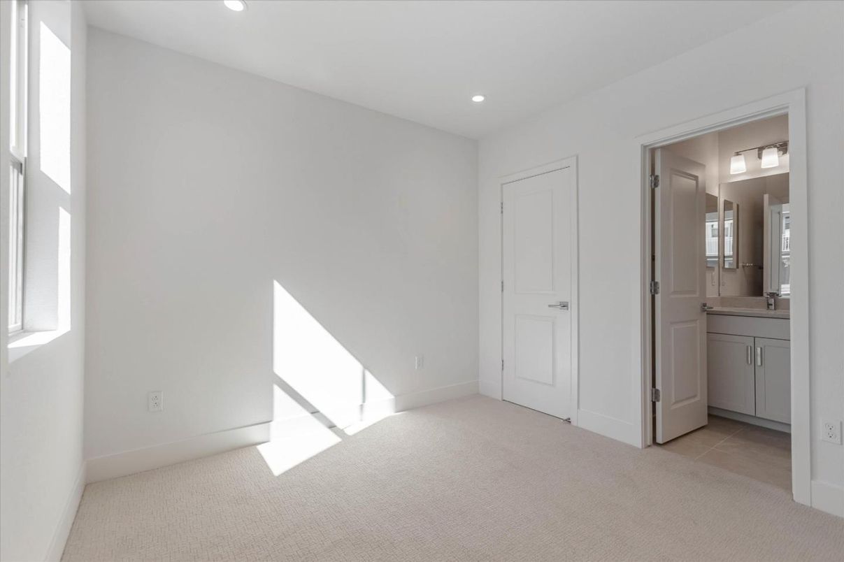 Bathroom, Empty room, Interior, Recessed Lighting