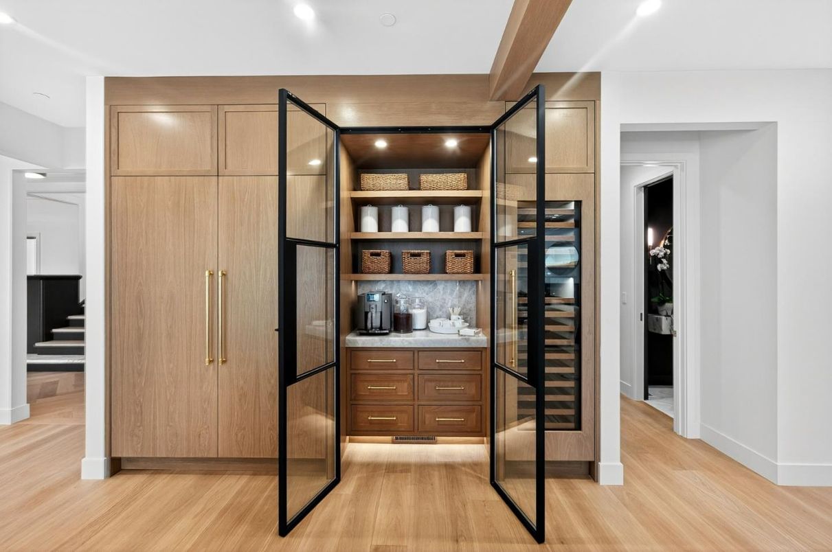 Interior, Recessed Lighting, Wood Texture Flooring