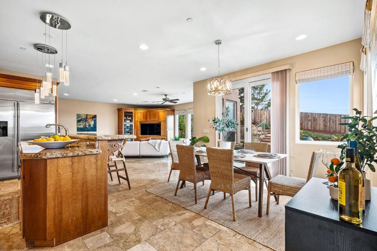 Chandelier, Dining room, Interior, Kitchen, Living room, Pendant Lights, Recessed Lighting, Stainless Steel Appliances