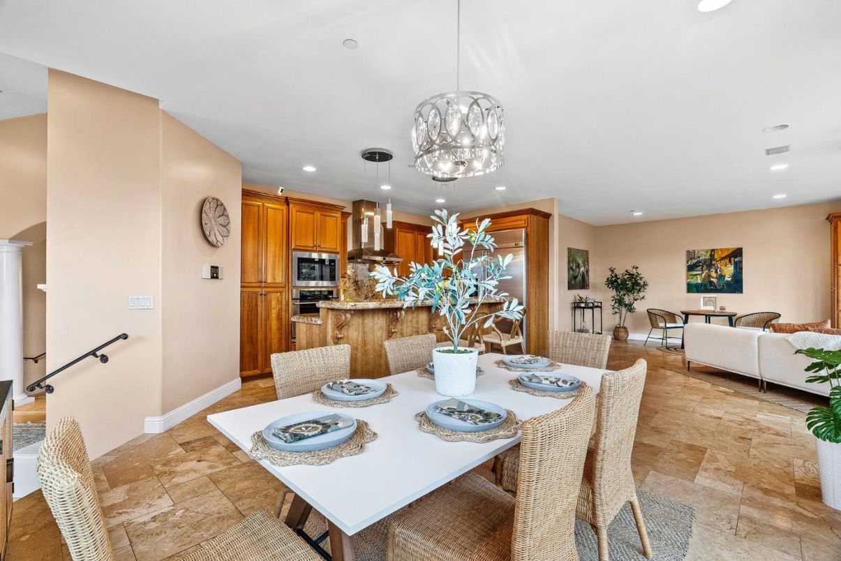 Dining room, Interior, Kitchen, Living room, Pendant Lights, Recessed Lighting, Stainless Steel Appliances