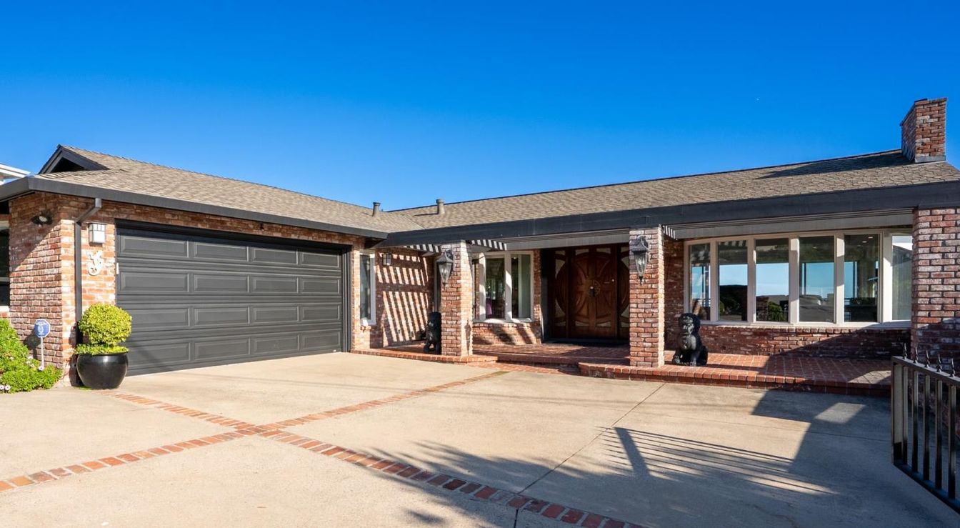 Attached, Exterior, Facade, Brick Facade, Ranch