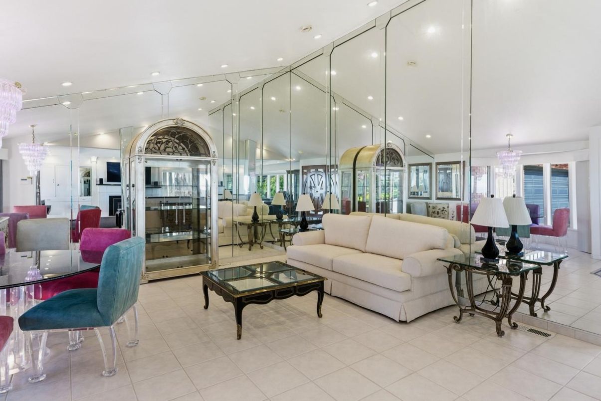 Chandelier, Dining room, Interior, Living room, Recessed Lighting