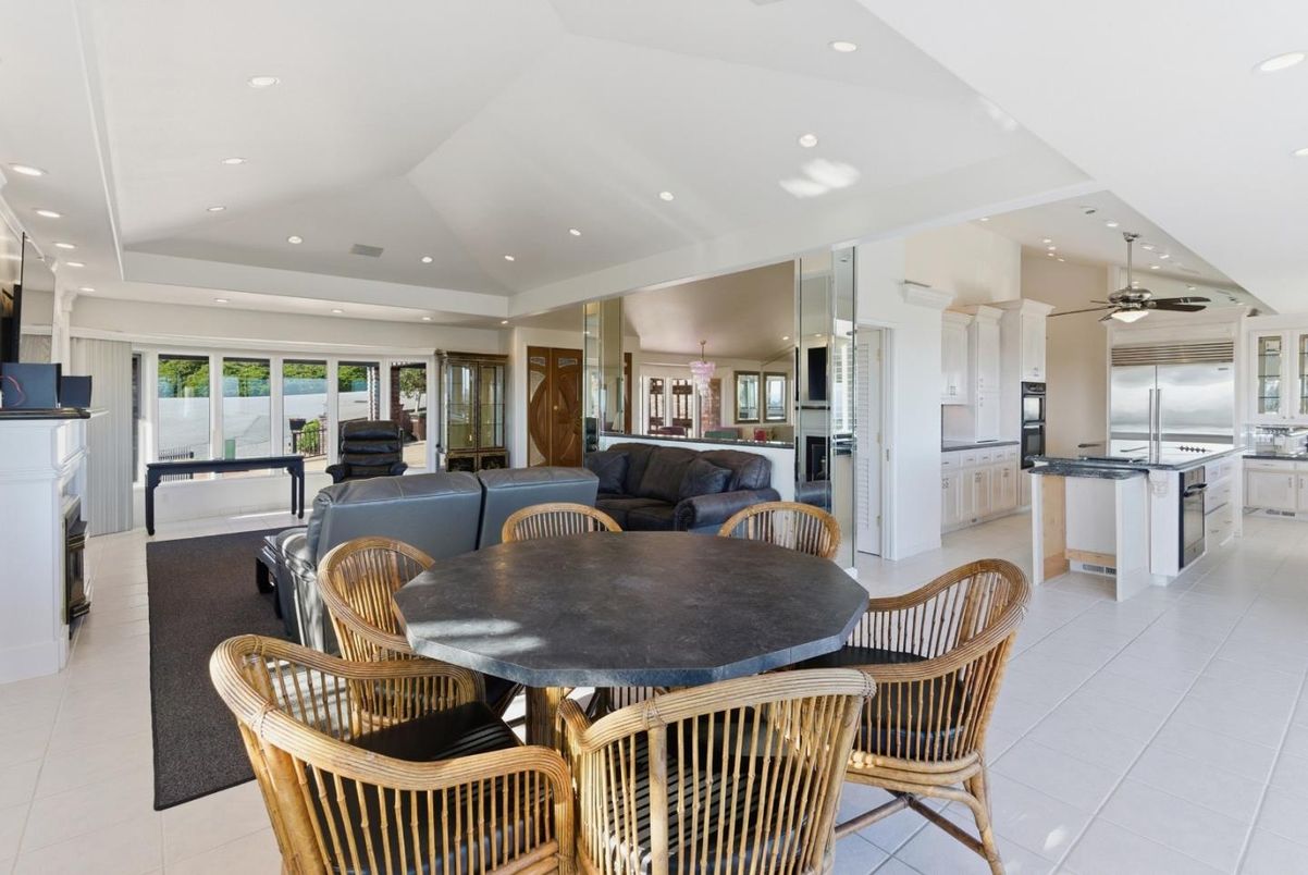 Dining room, Interior, Kitchen, Living room, Recessed Lighting