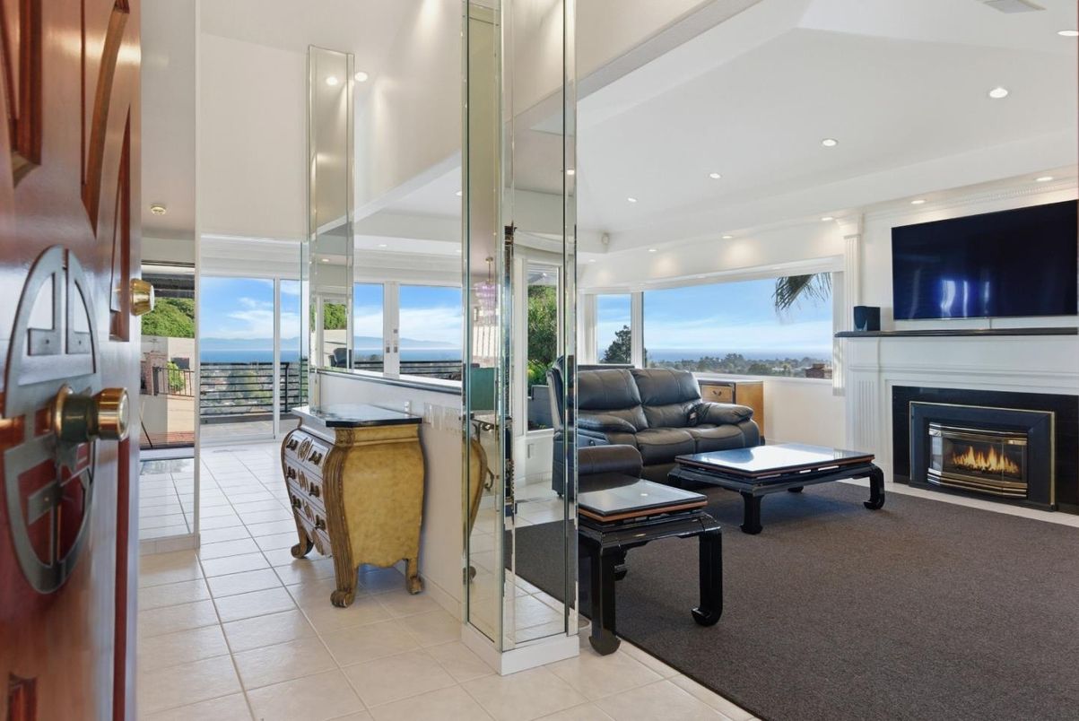 Fireplace, Interior, Living room, Recessed Lighting, Water