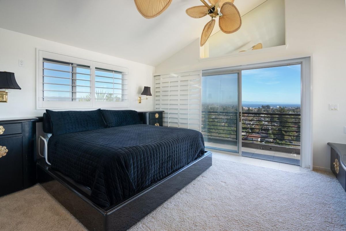 Bedroom, Interior, Water