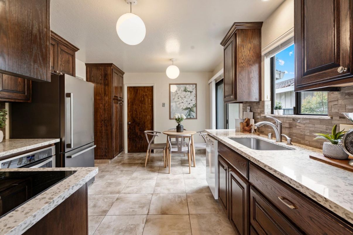 Dining room, Interior, Kitchen, Pendant Lights