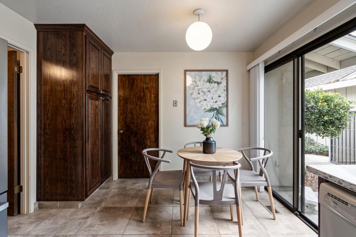 Dining room, Interior
