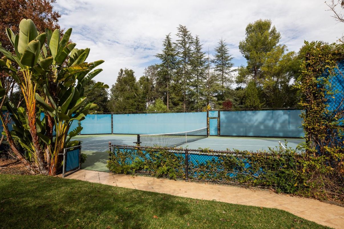 Exterior, Tennis Courts