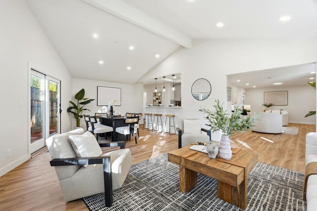 Dining room, Interior, Living room, Pendant Lights, Recessed Lighting, Wood Texture Flooring
