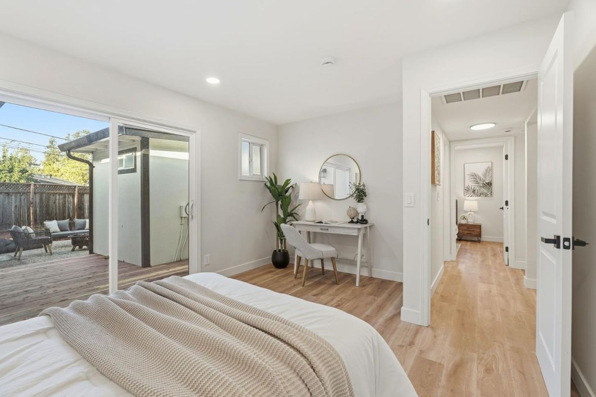 Bedroom, Home Office, Interior, Recessed Lighting, Wood Texture Flooring