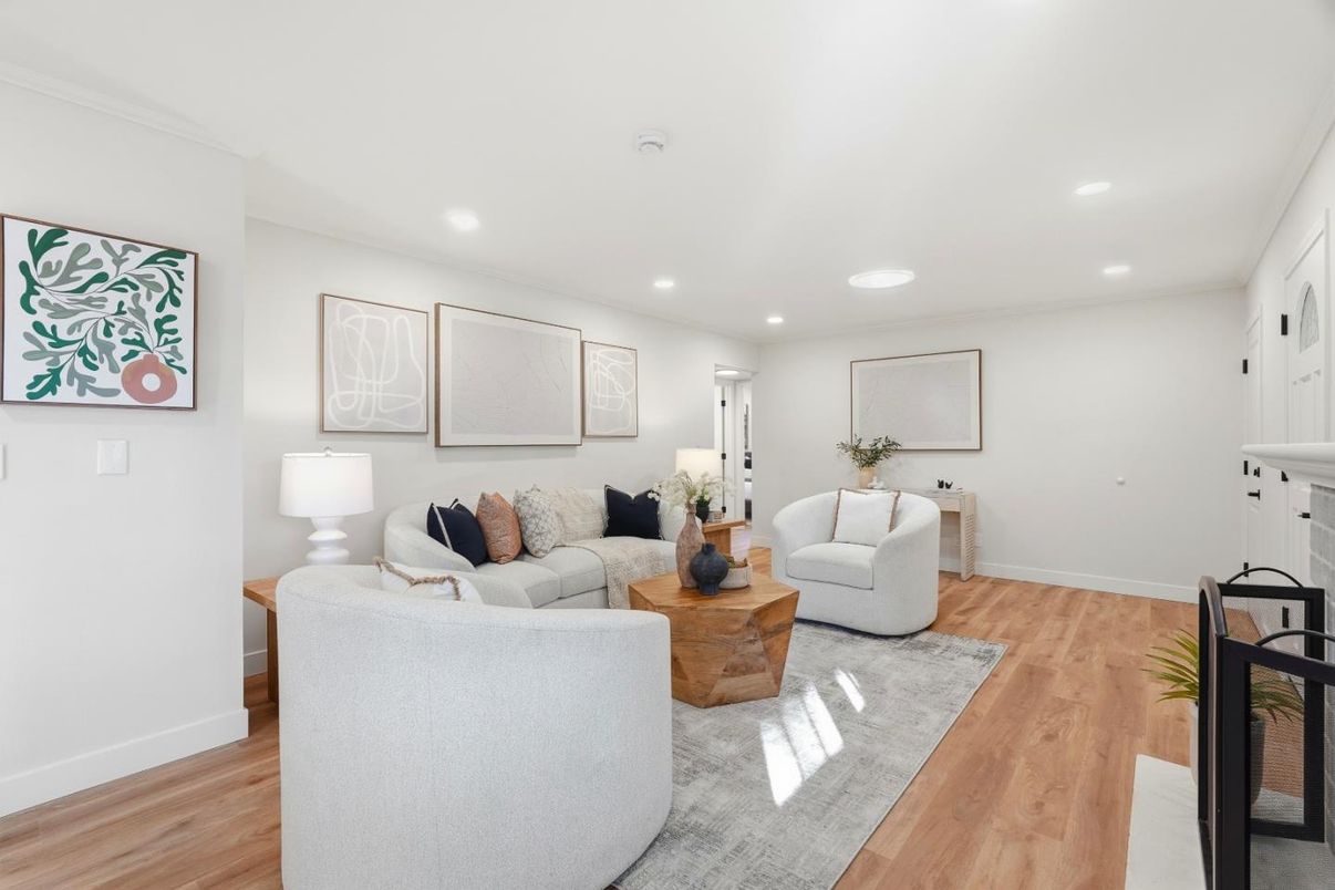 Interior, Living room, Recessed Lighting, Wood Texture Flooring