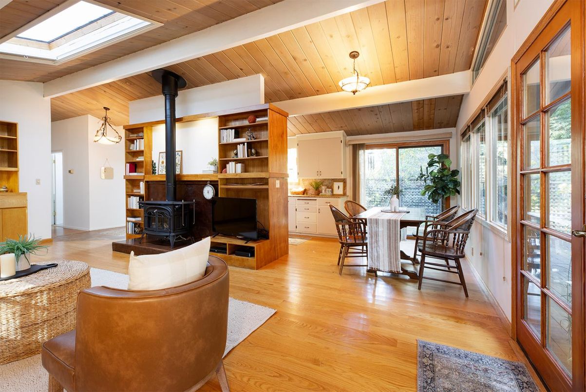 Dining room, Fireplace, Interior, Pendant Lights, Wooden Ceilings, Wood Texture Flooring