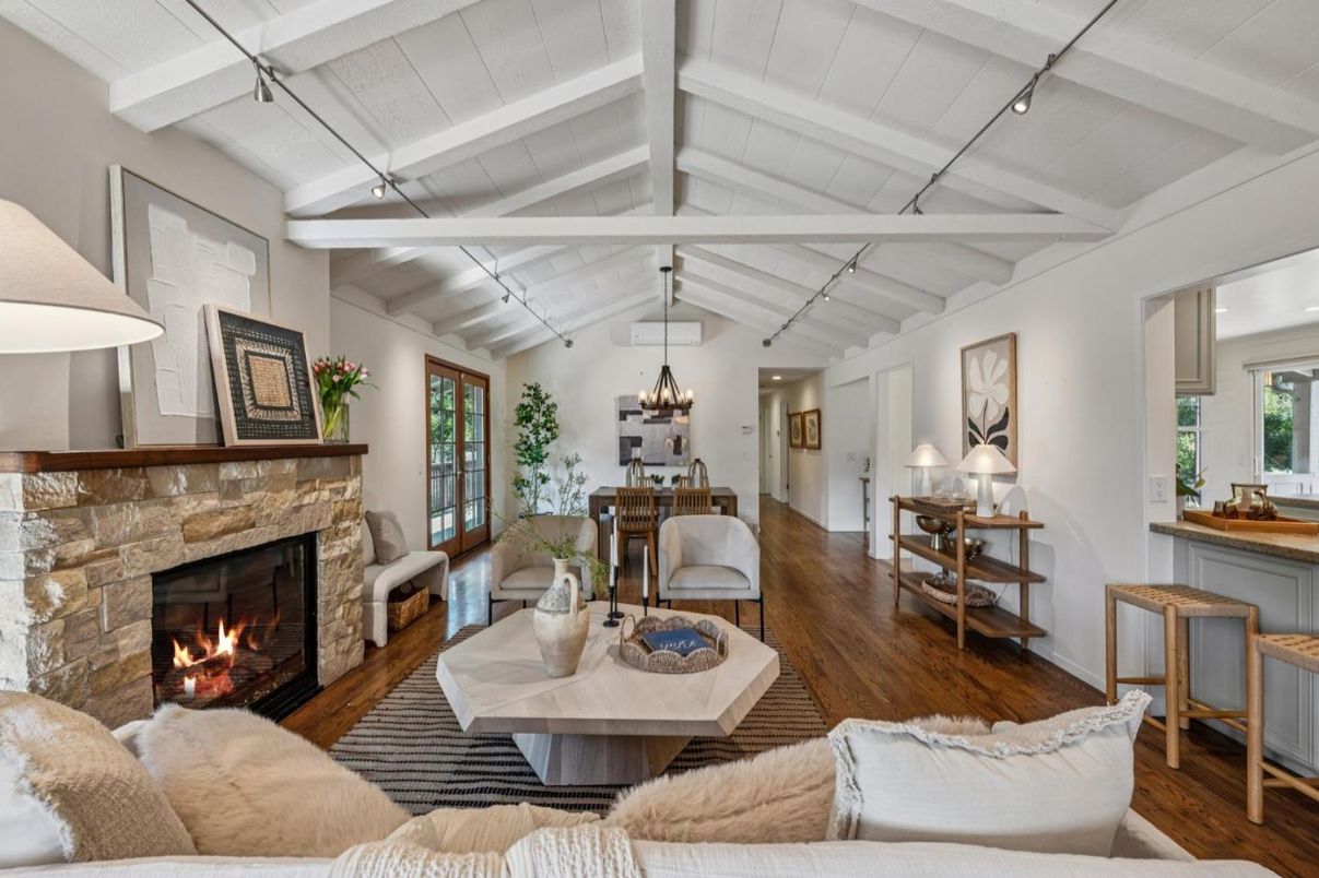 Chandelier, Dining room, Fireplace, Interior, Living room, Pendant Lights, Wood Texture Flooring