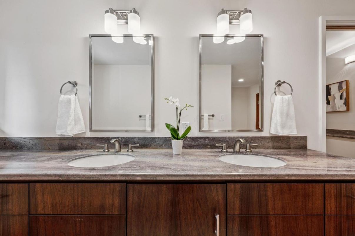 Bathroom, Dual Sink Vanities, Interior