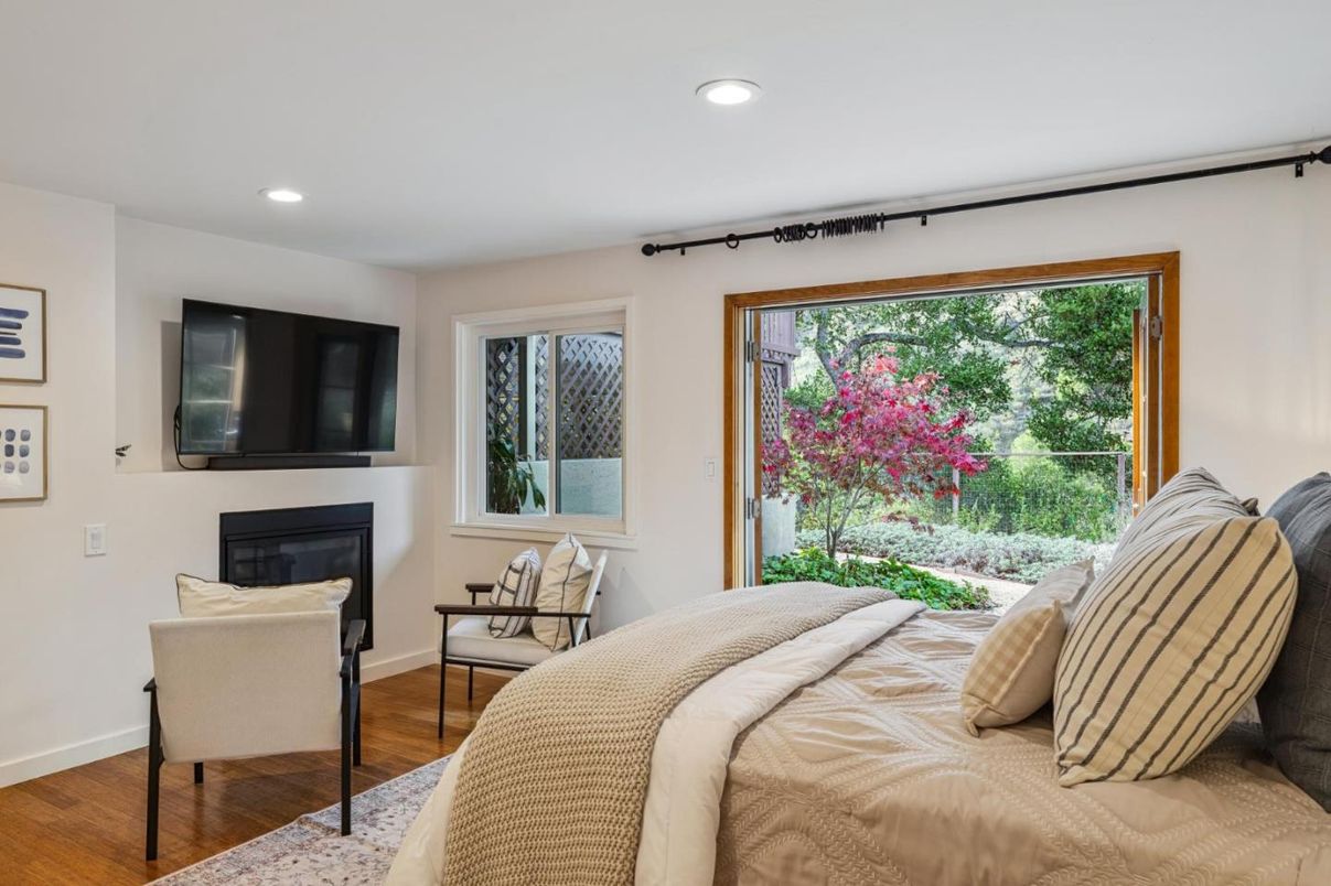 Bedroom, Fireplace, Interior, Recessed Lighting, Wood Texture Flooring