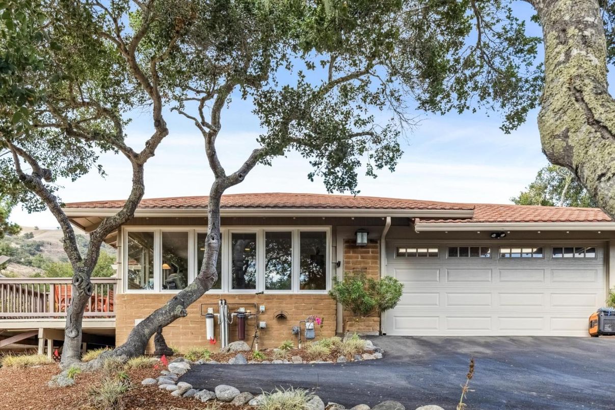 Attached, Exterior, Facade, Brick Facade, Ranch