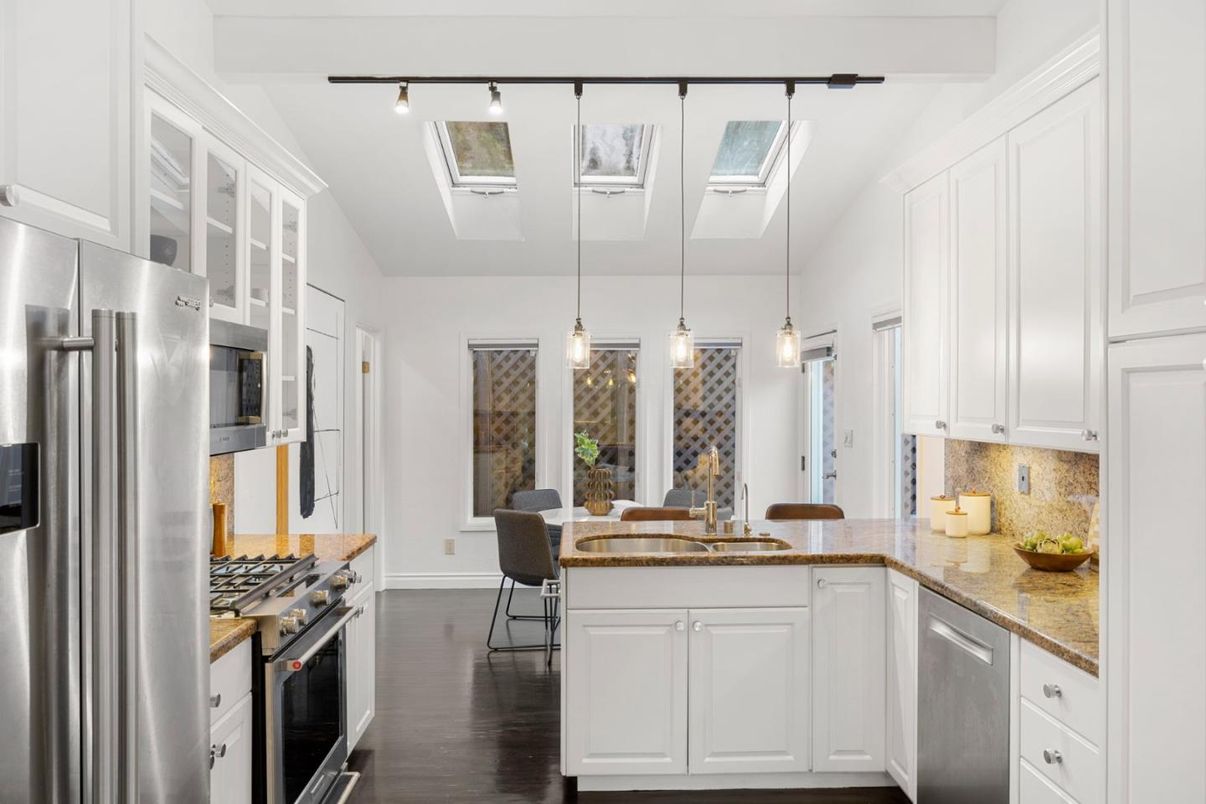 Dining room, Interior, Kitchen, Pendant Lights, Stainless Steel Appliances, Wood Texture Flooring