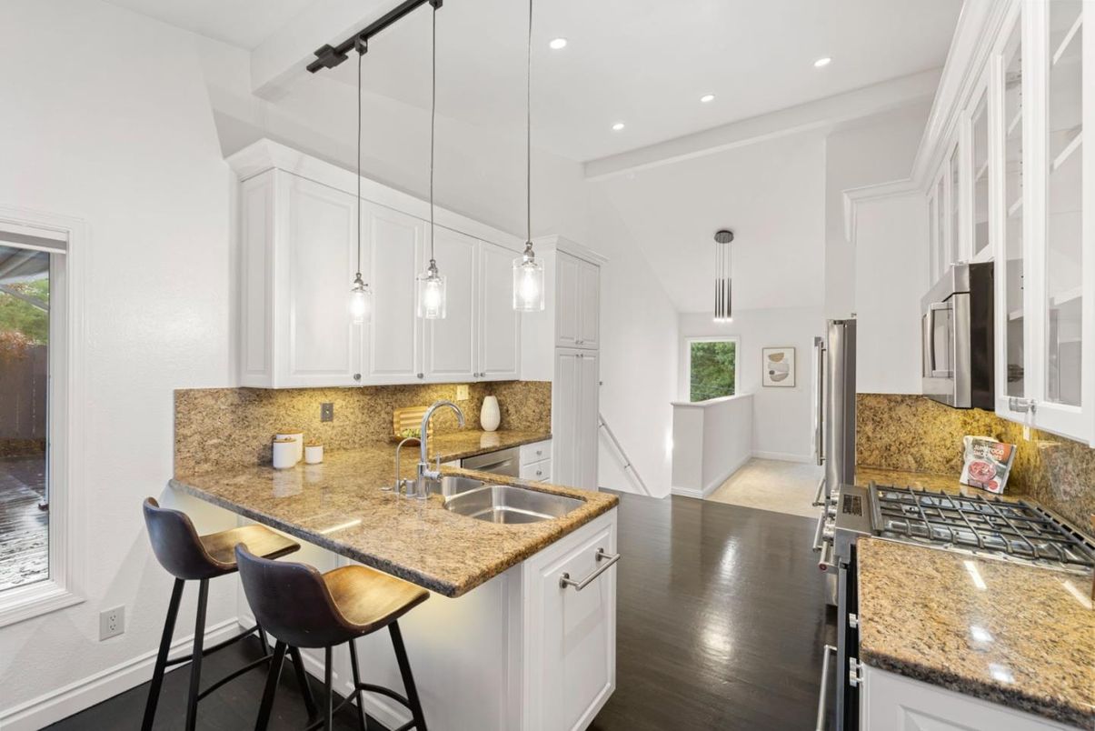 Interior, Kitchen, Pendant Lights, Recessed Lighting, Wood Texture Flooring