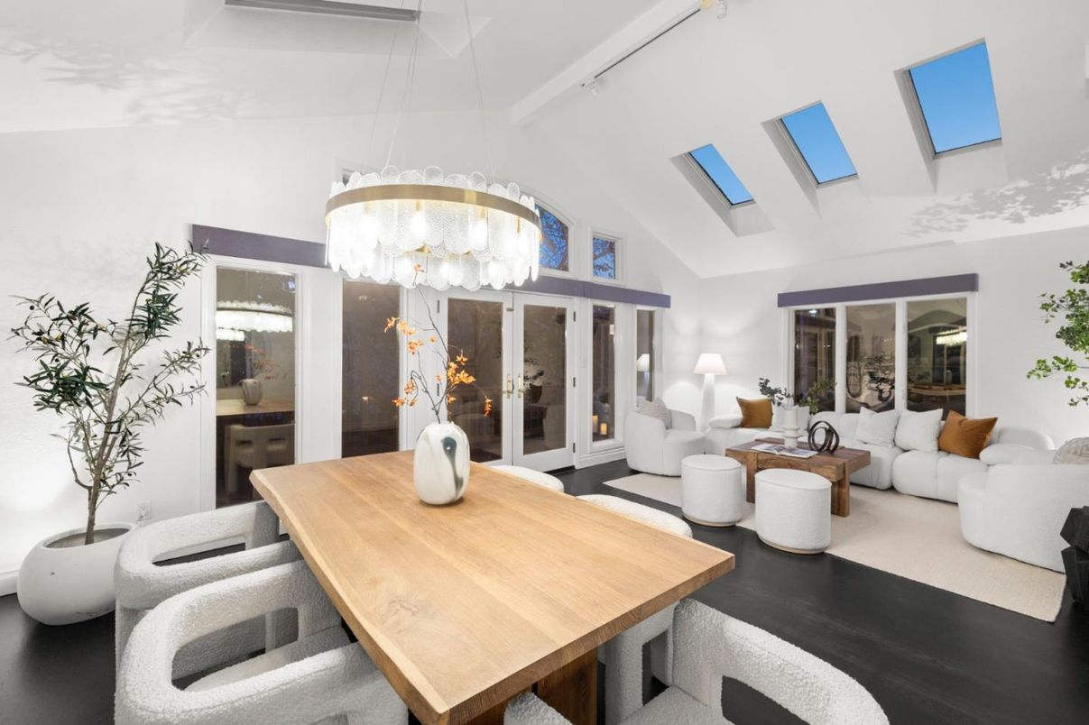 Chandelier, Dining room, Interior, Living room, Wood Texture Flooring