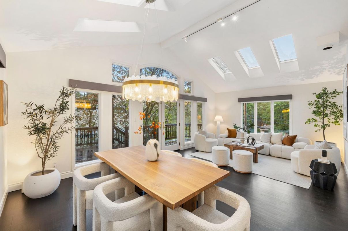 Chandelier, Dining room, Interior, Living room, Wood Texture Flooring
