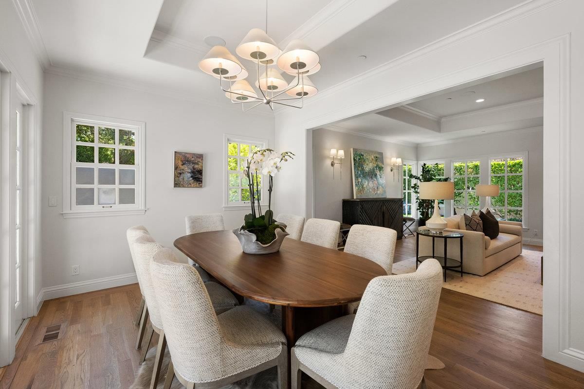 Chandelier, Dining room, Interior, Living room, Recessed Lighting, Wood Texture Flooring