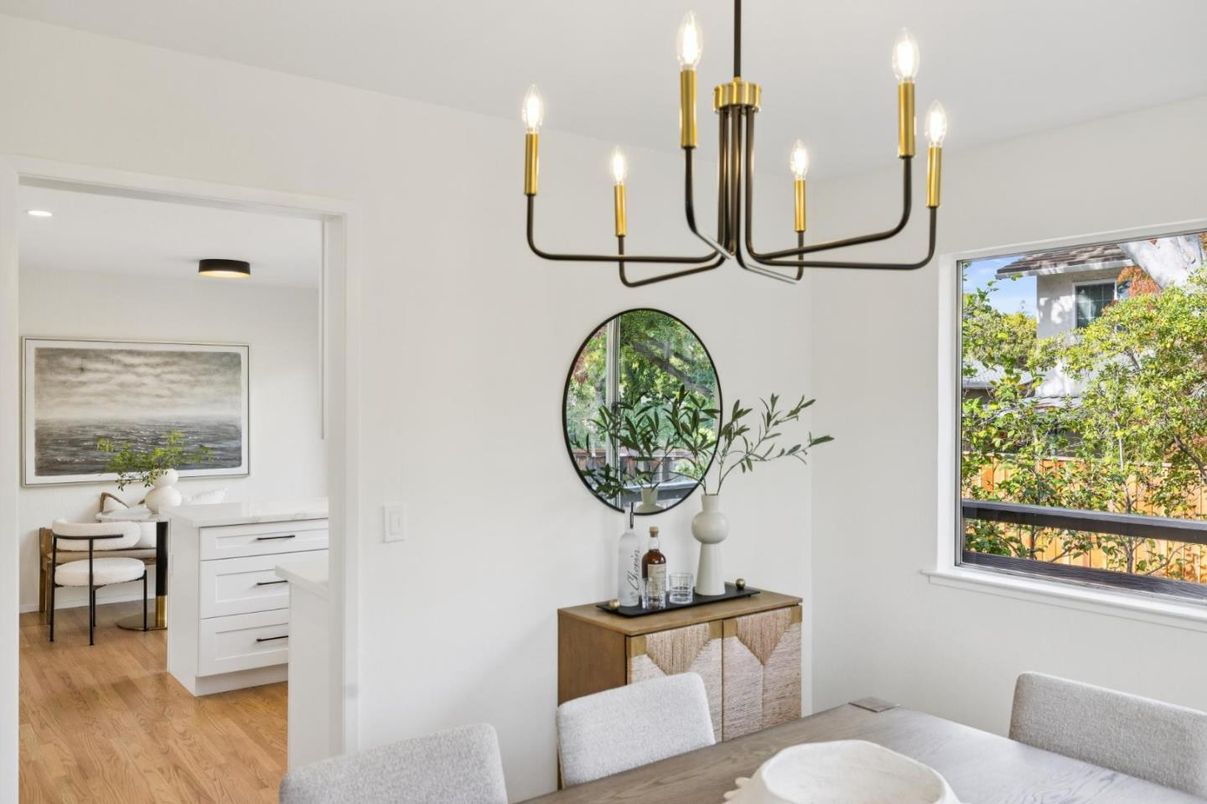 Chandelier, Dining room, Interior, Recessed Lighting, Wood Texture Flooring